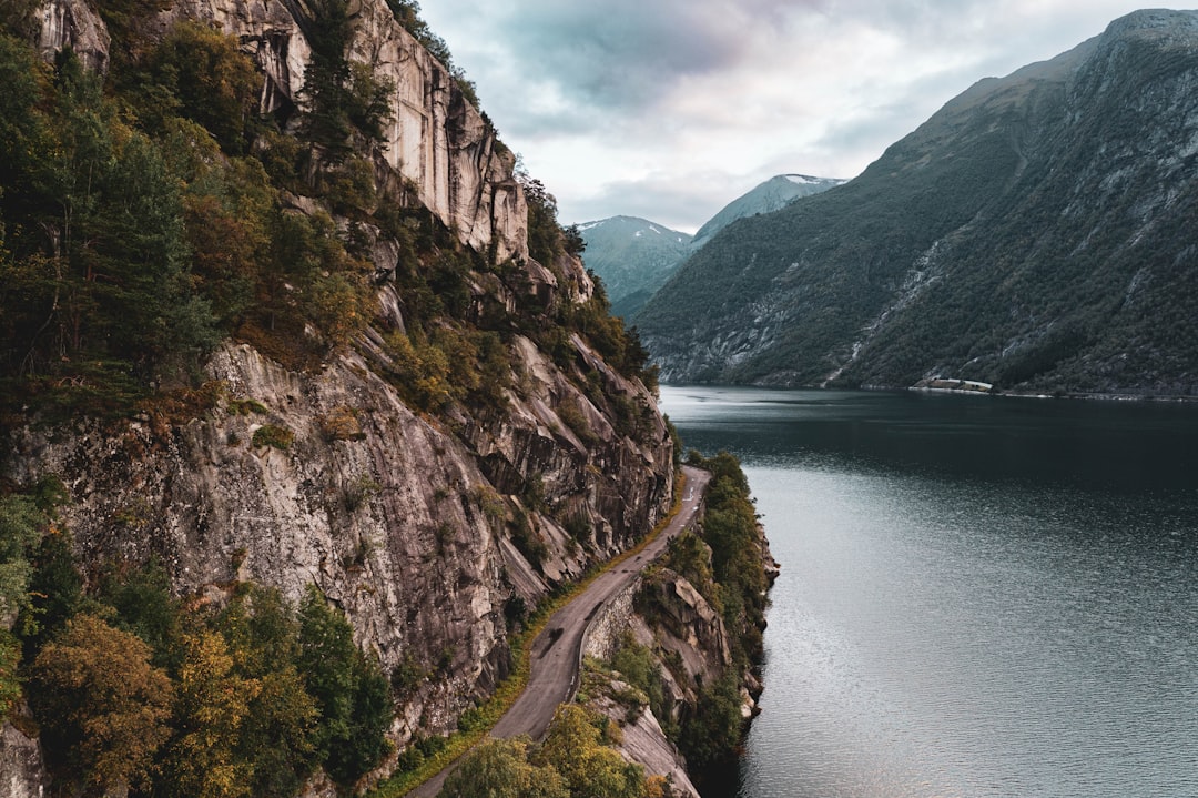 Utforsk Den Perfekte Bilferien i Norge